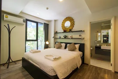 Appartamento con una camera da letto e balcone — The Deck Condominium Patong Beach