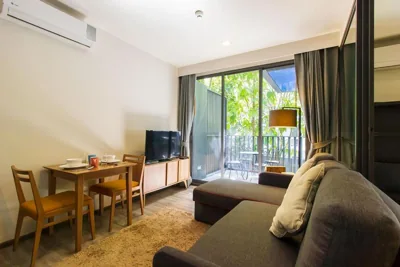 Appartamento con una camera da letto e vista sul giardino — The Deck Condominium Patong Beach